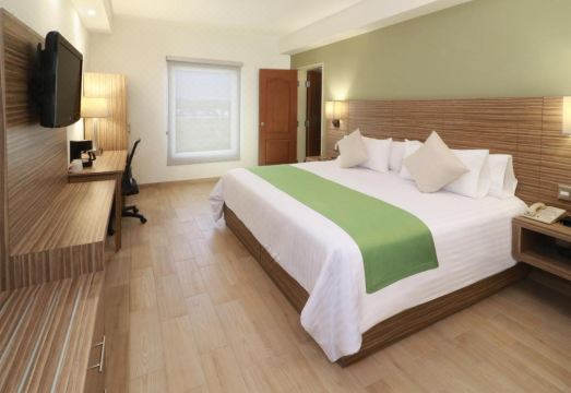 Wyndham Garden Monterrey Valle Real Hotel Overview