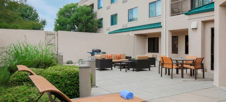 托皮卡万怡酒店(Courtyard Topeka)图片