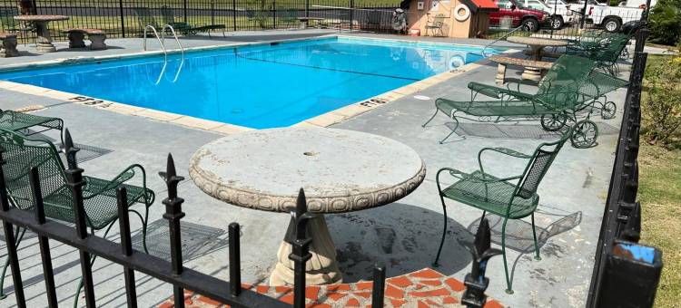 卡特斯维尔乡村壁炉套房酒店(Country Hearth Inn & Suites Cartersville)图片