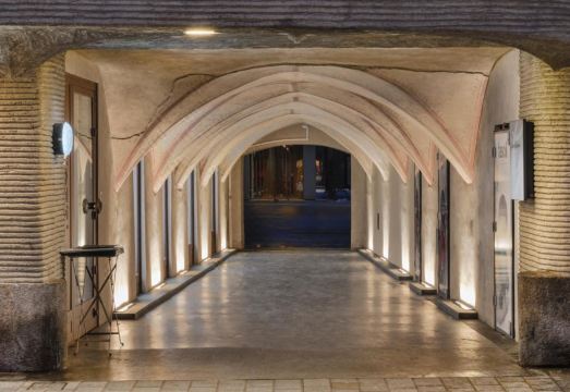 Stage 12 Hotel by PenzHotel Overview