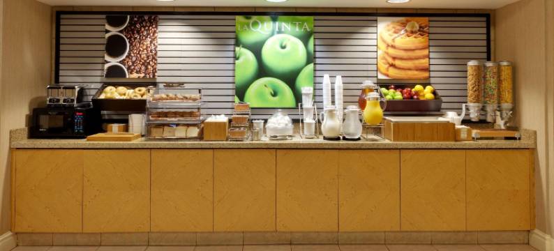 弗里蒙特硅谷拉昆塔温德姆套房酒店(La Quinta Inn & Suites by Wyndham Fremont / Silicon Valley)图片