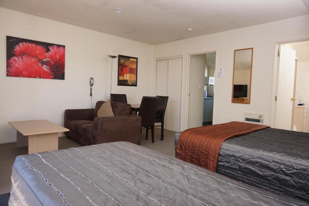 Sherborne Motor Lodge Over view