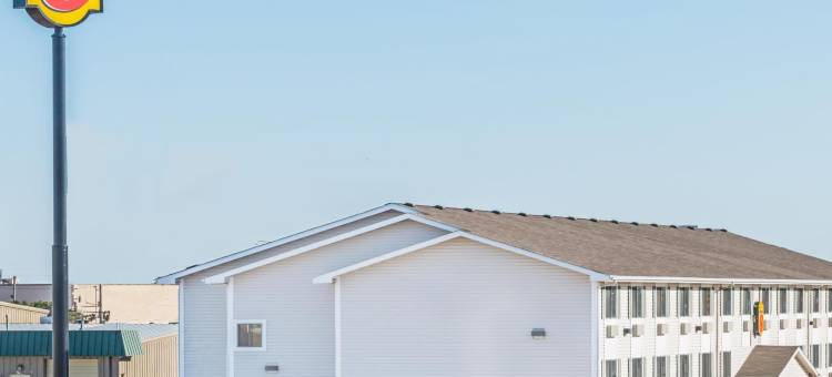 海斯温德姆速8酒店(Super 8 by Wyndham Hays KS)图片