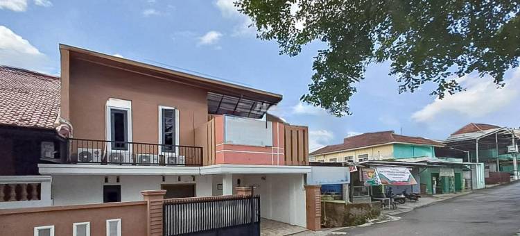 楠榜省红多兹家庭旅馆@ Lumungga Residence(RedDoorz @ Lumungga Residence Lampung)图片
