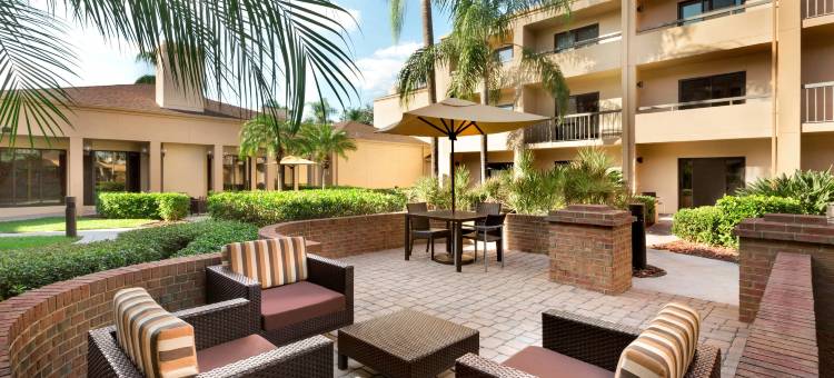 珊瑚角迈尔斯堡万怡酒店(Courtyard by Marriott Fort Myers Cape Coral)图片
