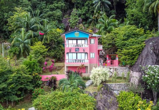 Les Elles Guesthouse Self Catering Hotel Overview