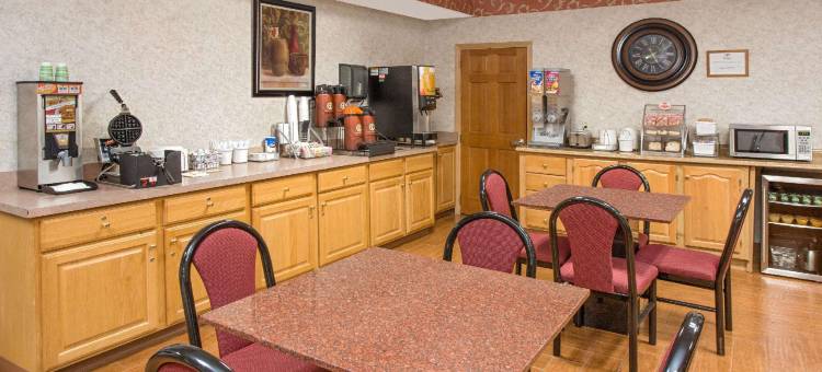 三河速8酒店(Super 8 by Wyndham Three Rivers)图片