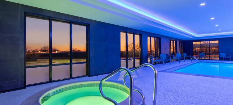 圣路易斯66号公路拉昆塔温德姆套房酒店(La Quinta Inn & Suites by Wyndham St Louis Route 66)图片