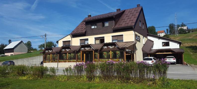 比耶拉鲁萨酒店(Pansion Bijela Ruža - a la Carte)图片