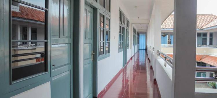 红门酒店-拉贾瓦利米特拉(Hotel Rajawali Mitra RedDoorz)图片