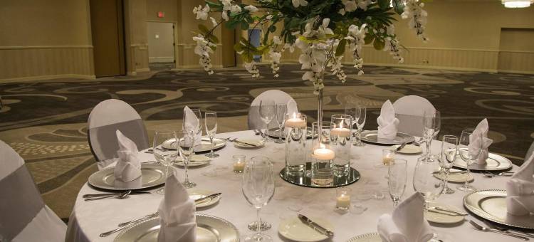 希尔顿堪萨斯城机场酒店(Hilton Kansas City Airport)图片