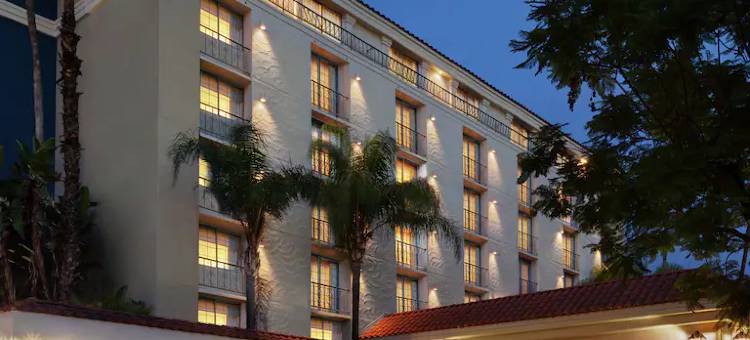阿卡迪亚帕萨迪纳区希尔顿安泊套房酒店(Embassy Suites by Hilton Arcadia-Pasadena Area)图片