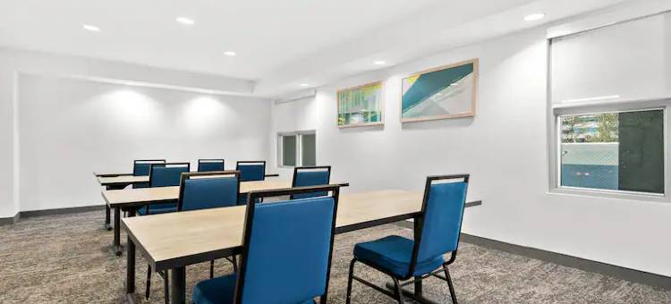 希尔顿埃斯顿星火酒店(Spark by Hilton Exton)图片