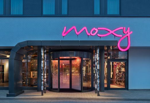 Moxy Duesseldorf City Hotel Overview