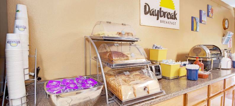 埃尔帕索机场东温德姆戴斯酒店(Days Inn by Wyndham El Paso Airport East)图片