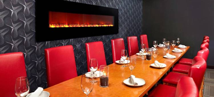 卡尔加里西福朋喜来登套房酒店(Four Points by Sheraton Hotel & Suites Calgary West)图片