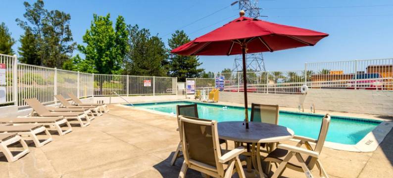 雷丁中央6号汽车旅馆(Motel 6 Redding, CA - Central)图片