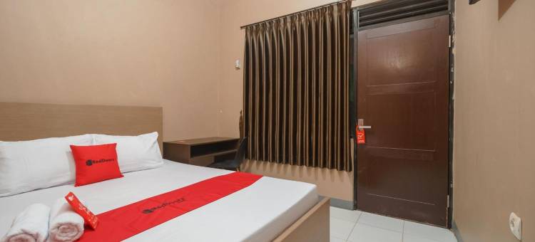 红多兹伊斯兰酒店@布拉克卡帕尔(RedDoorz Syariah Near Siloam Hospitals Bulak Kapal)图片