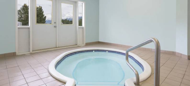 戈尔登温德姆速8酒店(Super 8 by Wyndham Golden)图片