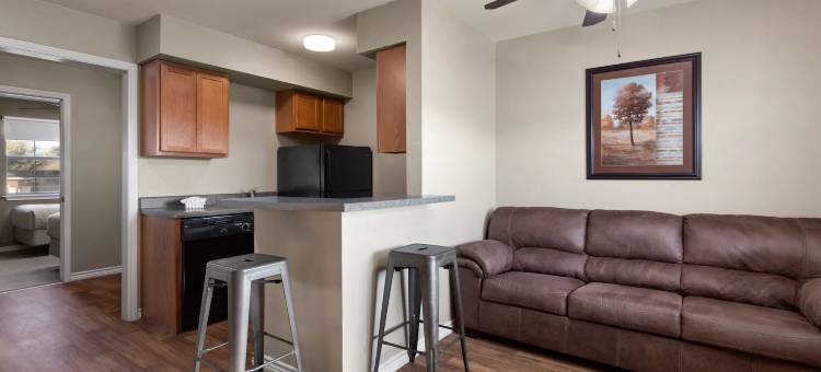 甘乃迪鹰巢套房酒店 - 温德姆旅屋(Eagle's Den Suites Kenedy a Travelodge by Wyndham)图片