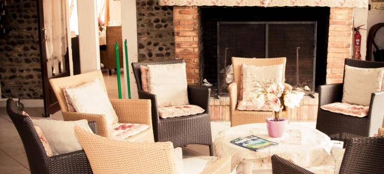 奥福德布瓦酒店(Au Feu de Bois)图片