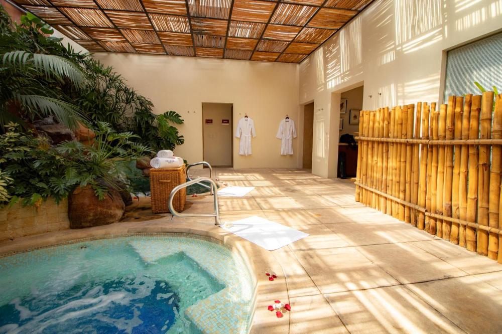 Las Mañanitas Over view