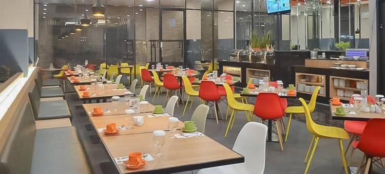 穆蒂亚拉米特拉红门酒店(Hotel Mutiara Mitra RedDoorz)图片