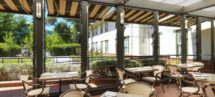 堪培拉库拉降酒店(Hotel Kurrajong Canberra)图片