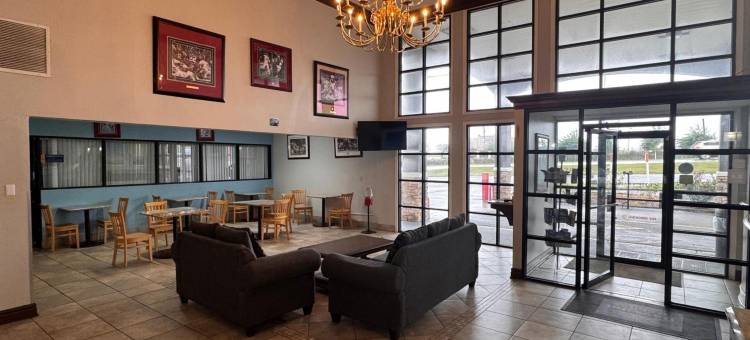 塔斯卡卢萨阿拉巴马大学戴斯套房酒店(Days Inn & Suites by Wyndham Tuscaloosa - Univ. of Alabama)图片
