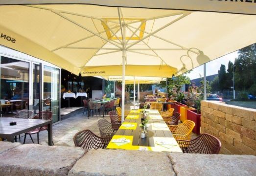 Hotel Restaurant RhyHotel Overview