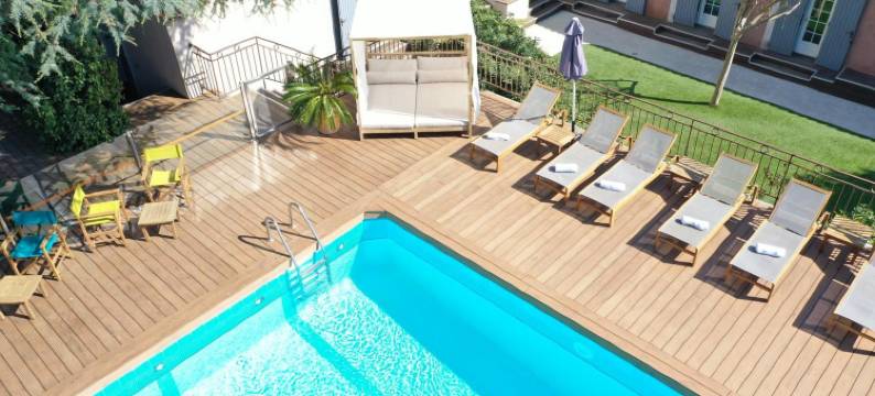 卡西斯花园 - 免费停车 & 加热泳池(Hotel Spa Cassis – Heated Pool & Parking)图片