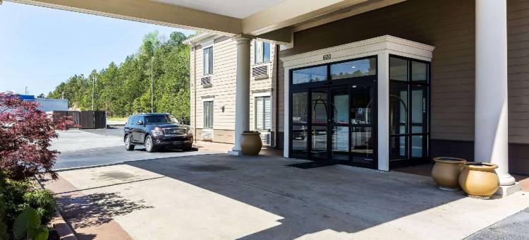 凤凰城哥伦布凯艺酒店(Quality Inn Phenix City Columbus)图片