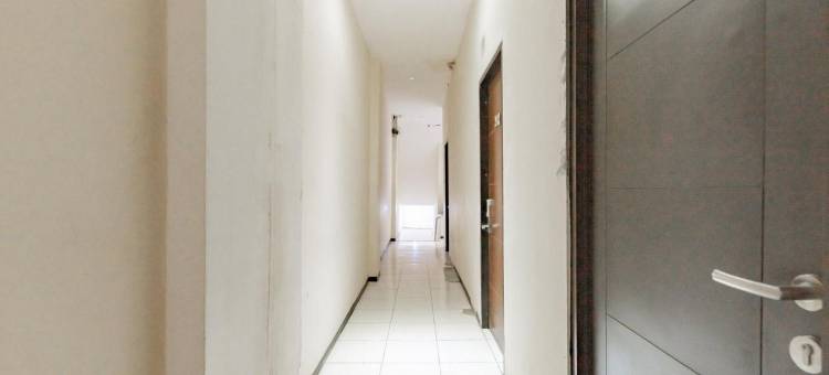 红门酒店-近帕萨尔塔拉蓬斯灵班加马辛(RedDoorz near Pasar Tarapung Siring Banjarmasin)图片