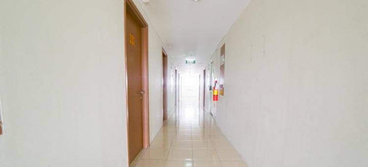 RedDoorz公寓靠近泗水卫星环岛2号(RedDoorz Apartment Near Bundaran Satelit Surabaya)图片