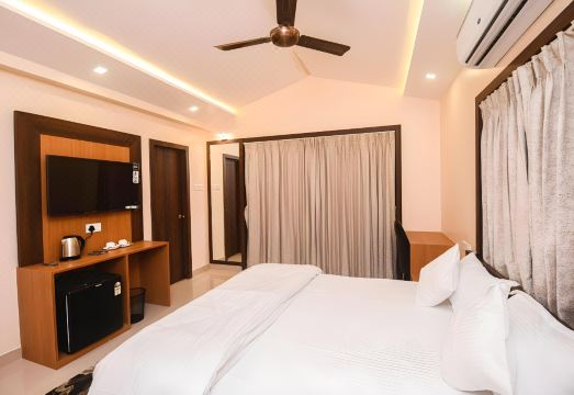 Udichi Regency Hotel Overview