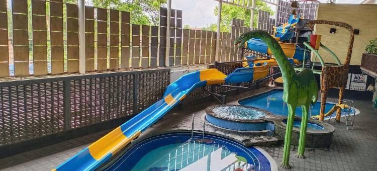 图隆阿贡皇冠维多利亚大酒店(Crown Victoria Hotel Tulungagung)图片