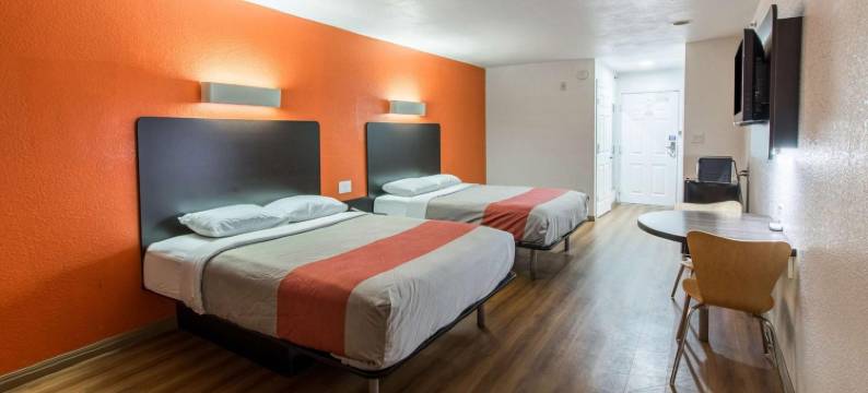 德州哈钦斯6号汽车旅馆(Motel 6 Hutchins, TX)图片