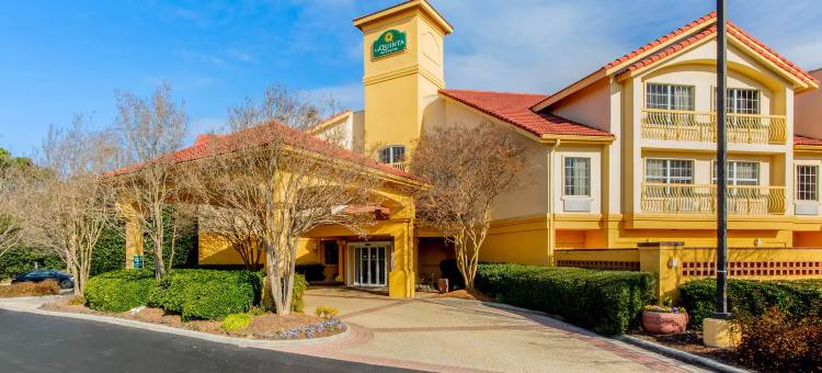 罗利达勒姆机场拉昆塔温德姆套房酒店(La Quinta Inn & Suites by Wyndham Raleigh Durham Airport)图片