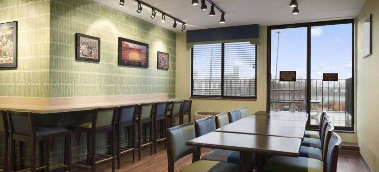 大学大道东南戴斯酒店(Days Hotel by Wyndham University Ave SE)图片