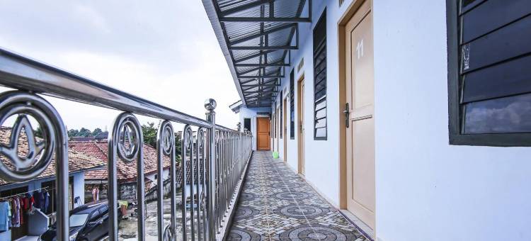 OYO Life 90433 塞拉西宿舍(OYO Life 90433 Serasi Kost)图片