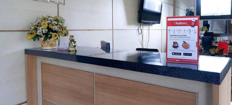 红多兹Plus酒店-近乌蒂普腾巴朗(RedDoorz Plus Near Undip Tembalang)图片