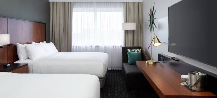 蒙特娄机场希尔顿逸林酒店(DoubleTree by Hilton Montreal Airport)图片