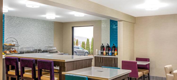 拉德福德拉昆塔温德姆酒店(La Quinta Inn by Wyndham Radford)图片