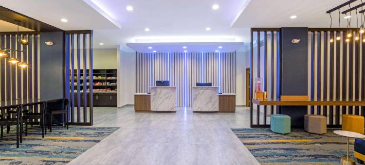 德斯坦米拉马尔海滩拉昆塔温德姆套房酒店(La Quinta Inn & Suites by Wyndham Miramar Beach-Destin)图片