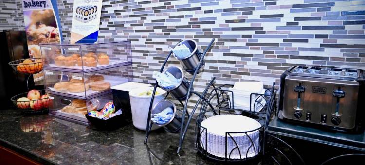 默夫里斯伯勒麦客达套房酒店(Microtel Inn & Suites by Wyndham Murfreesboro)图片