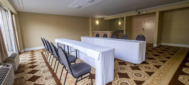 福乐顿市阿纳海姆豪生酒店及会议中心(Howard Johnson by Wyndham Fullerton/Anaheim Conference Cntr)图片