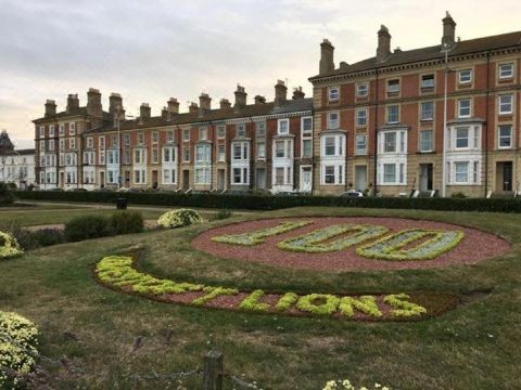 Moray Beachside Apartments Hotel Overview