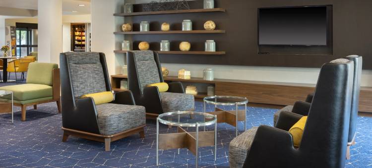 特拉弗斯城万豪万怡酒店(Courtyard Traverse City)图片