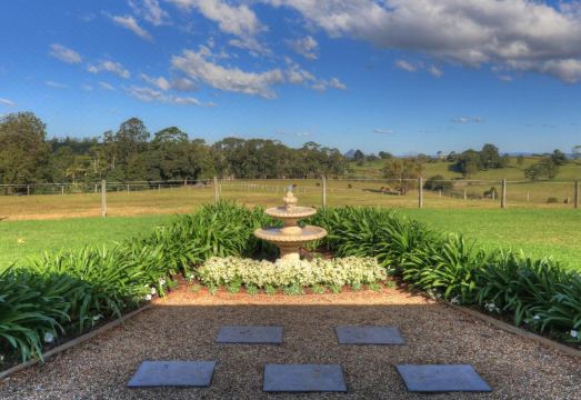 Bridle Guesthouse Hotel Overview