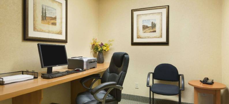 奥里利亚戴斯酒店(Days Inn by Wyndham Orillia)图片